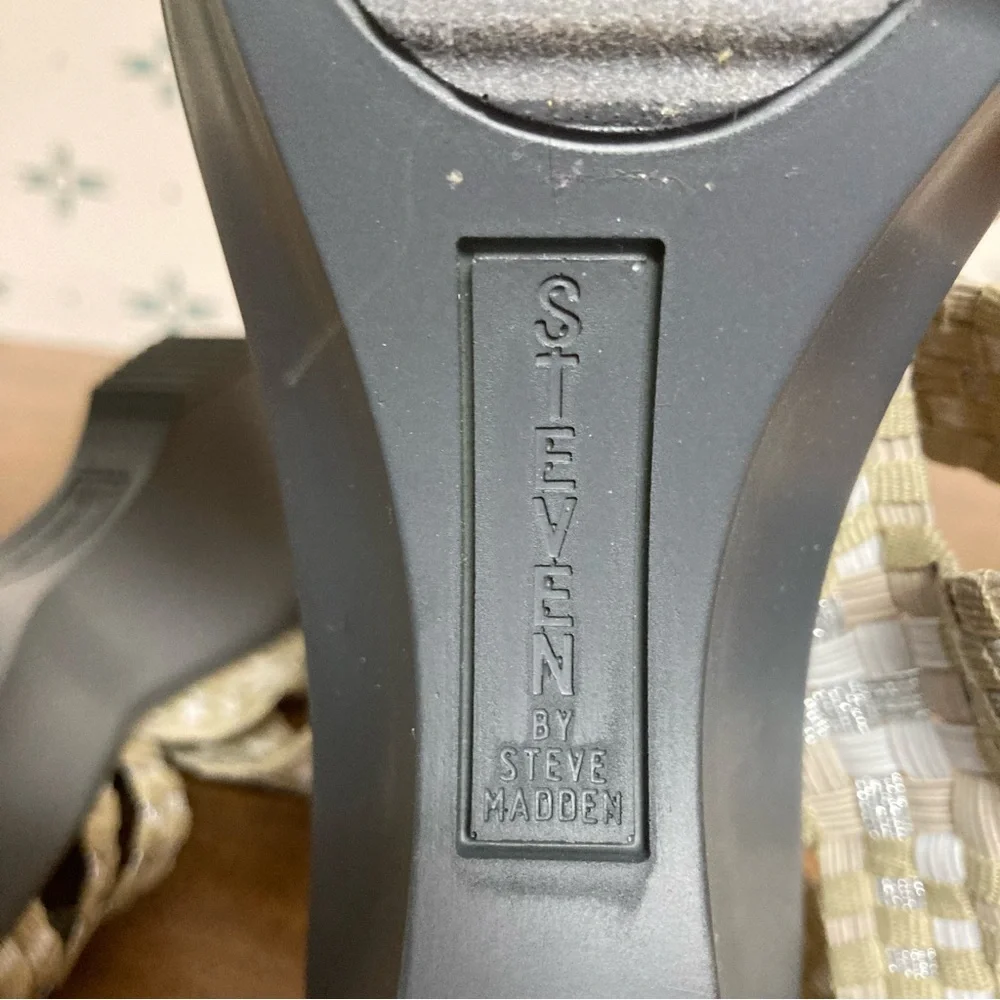 5/$15 Steven by Steve Madden Tan, Silver, & White Weave-like Sandals